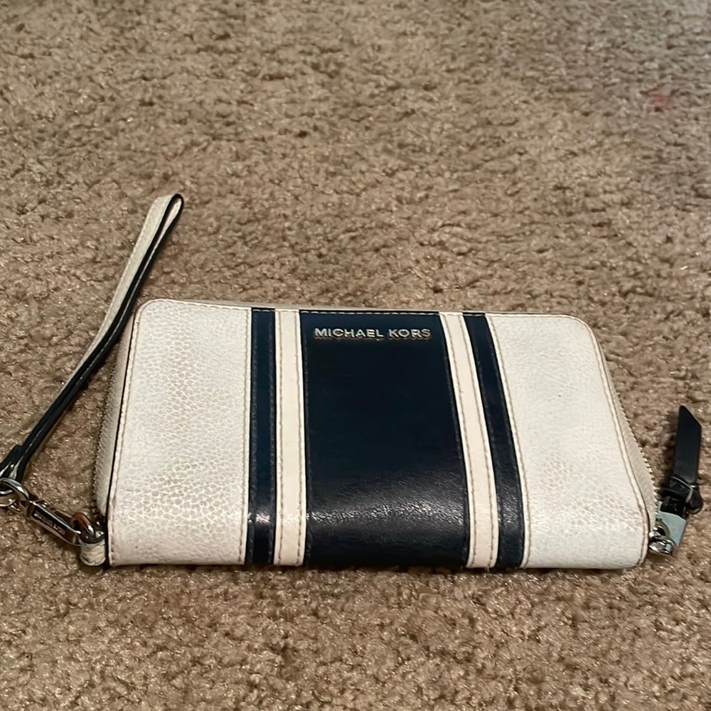 Michael kors wallet